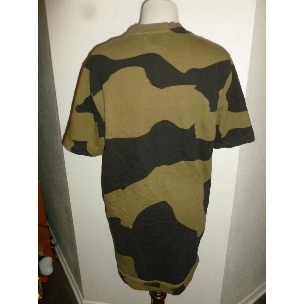 Five Four‎ Mens Camo Short Sleeve T-Shirt Green Black Kangaroo Pocket Large